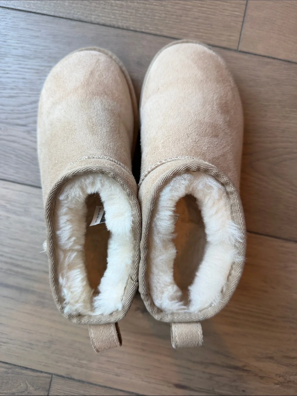 UGG Kids Chestnut Slip-On Faux-Shearling Ankle Boots